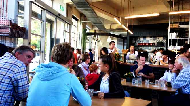 Cipro Pizza Interior