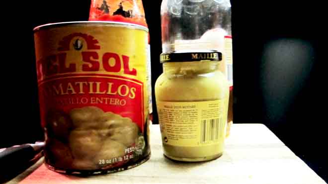 Tinned Tomatillo