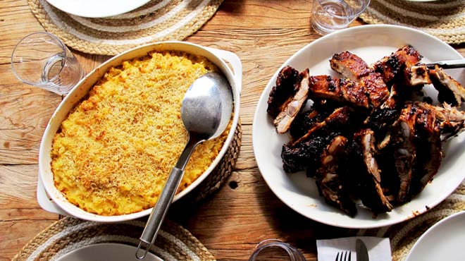 Pork Ribs with Mac & Cheese