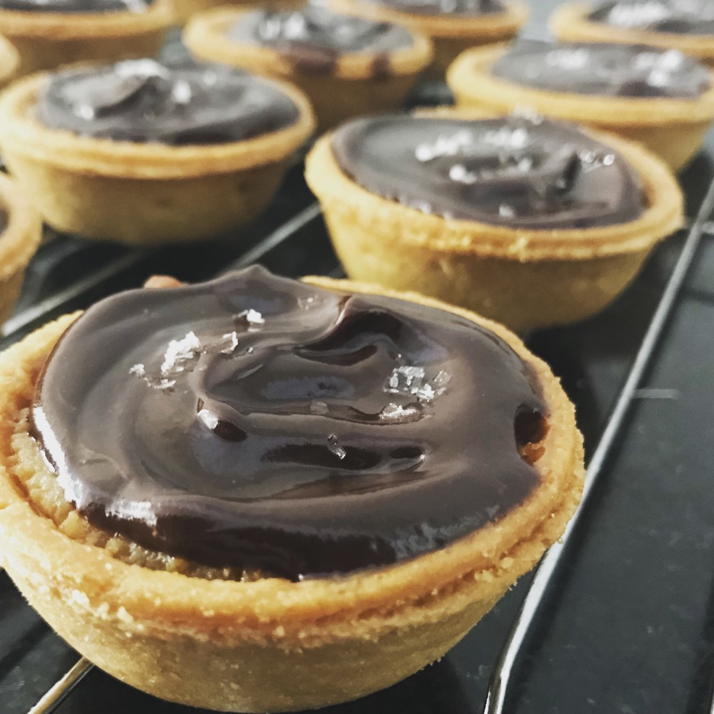 salted chocolate and caramel&nbsp;tarts
